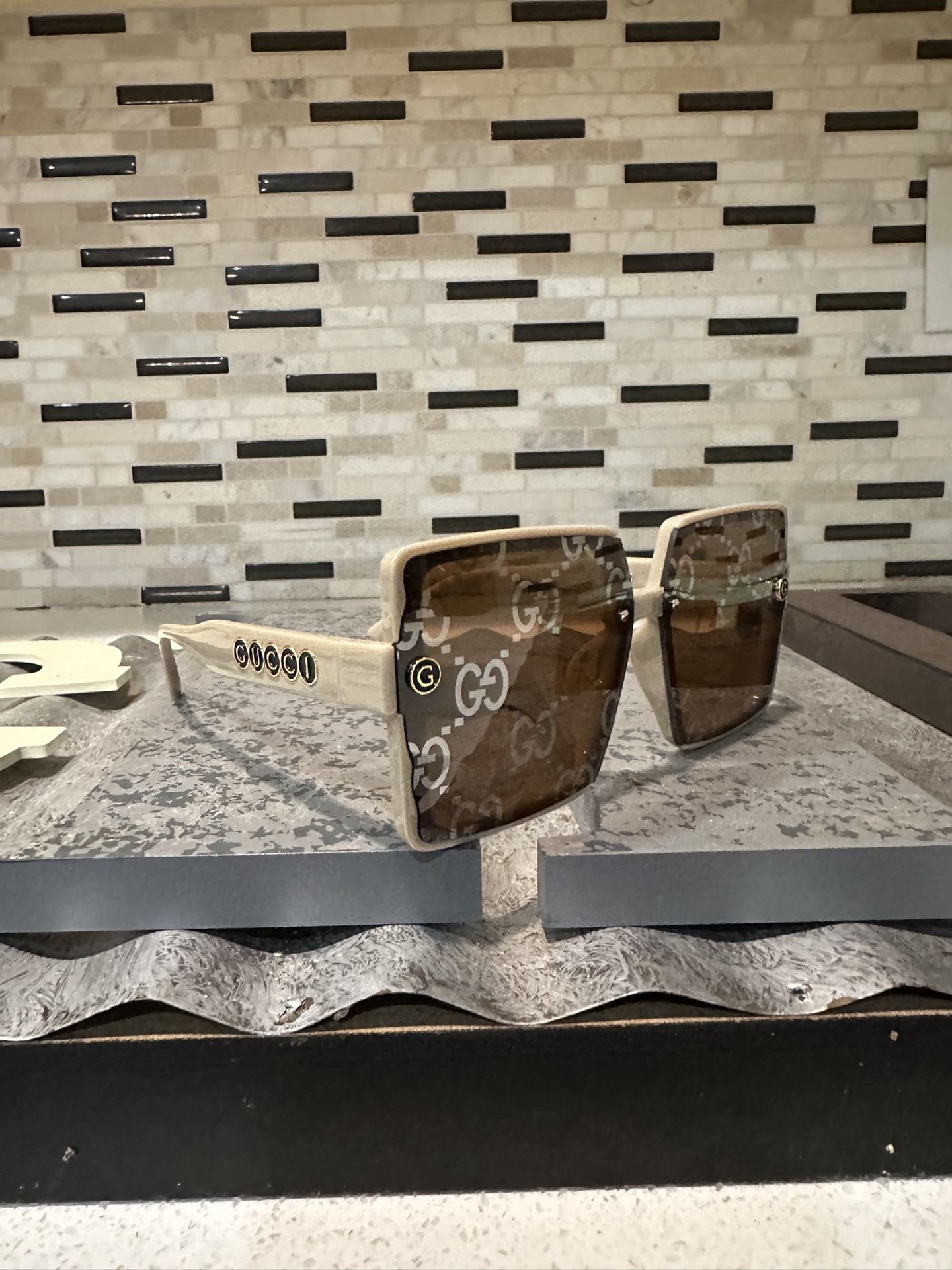 Nice Gucci Sunglasses 🕶️