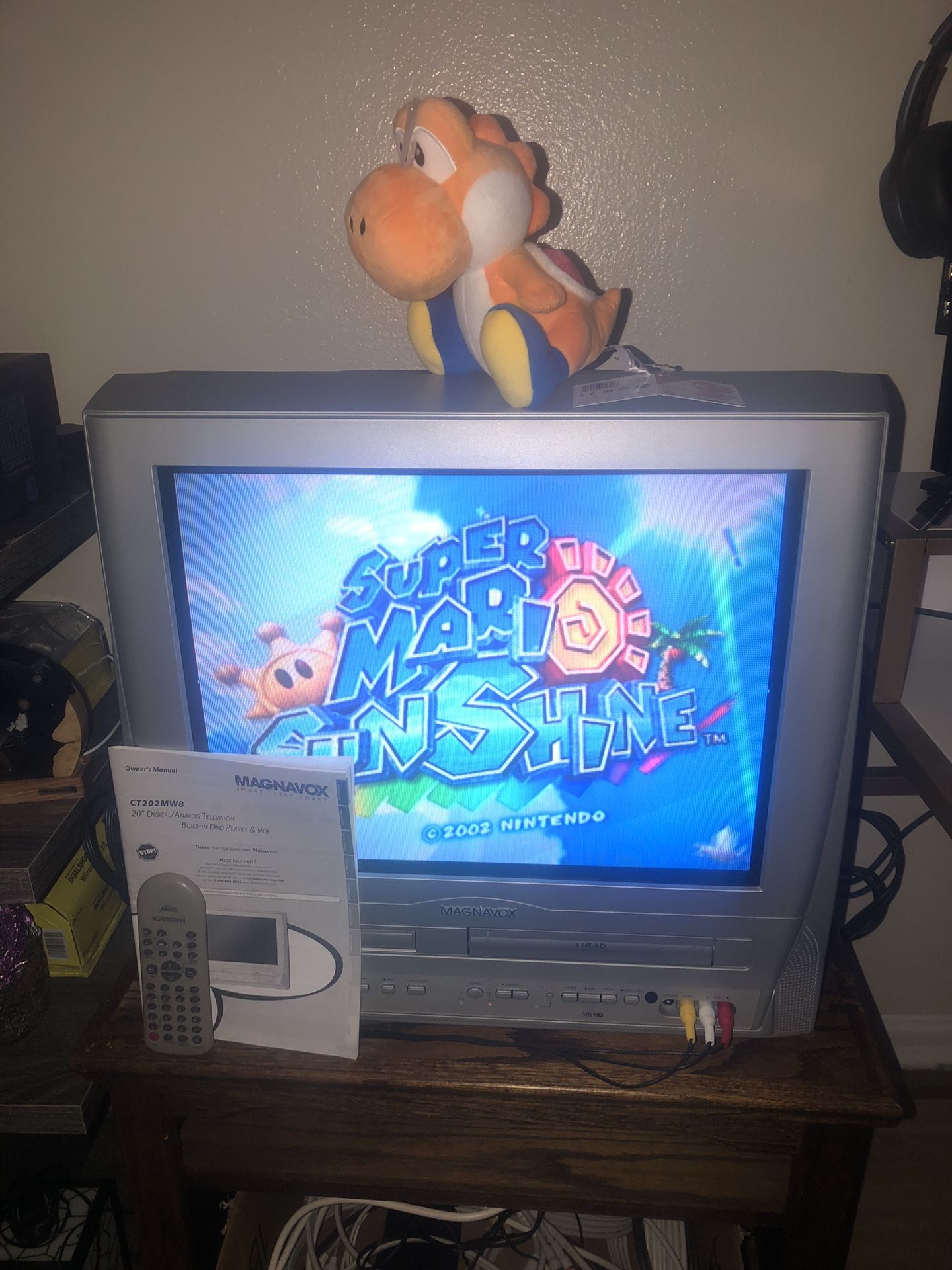 $180 OBO CRT DVD VHS TV Magnavox 20 Inch Model No. CT202MW8
