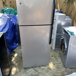 Ge Top Freezer Fridge 