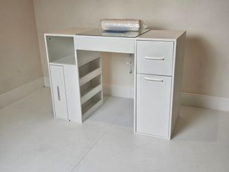 Nail Desk