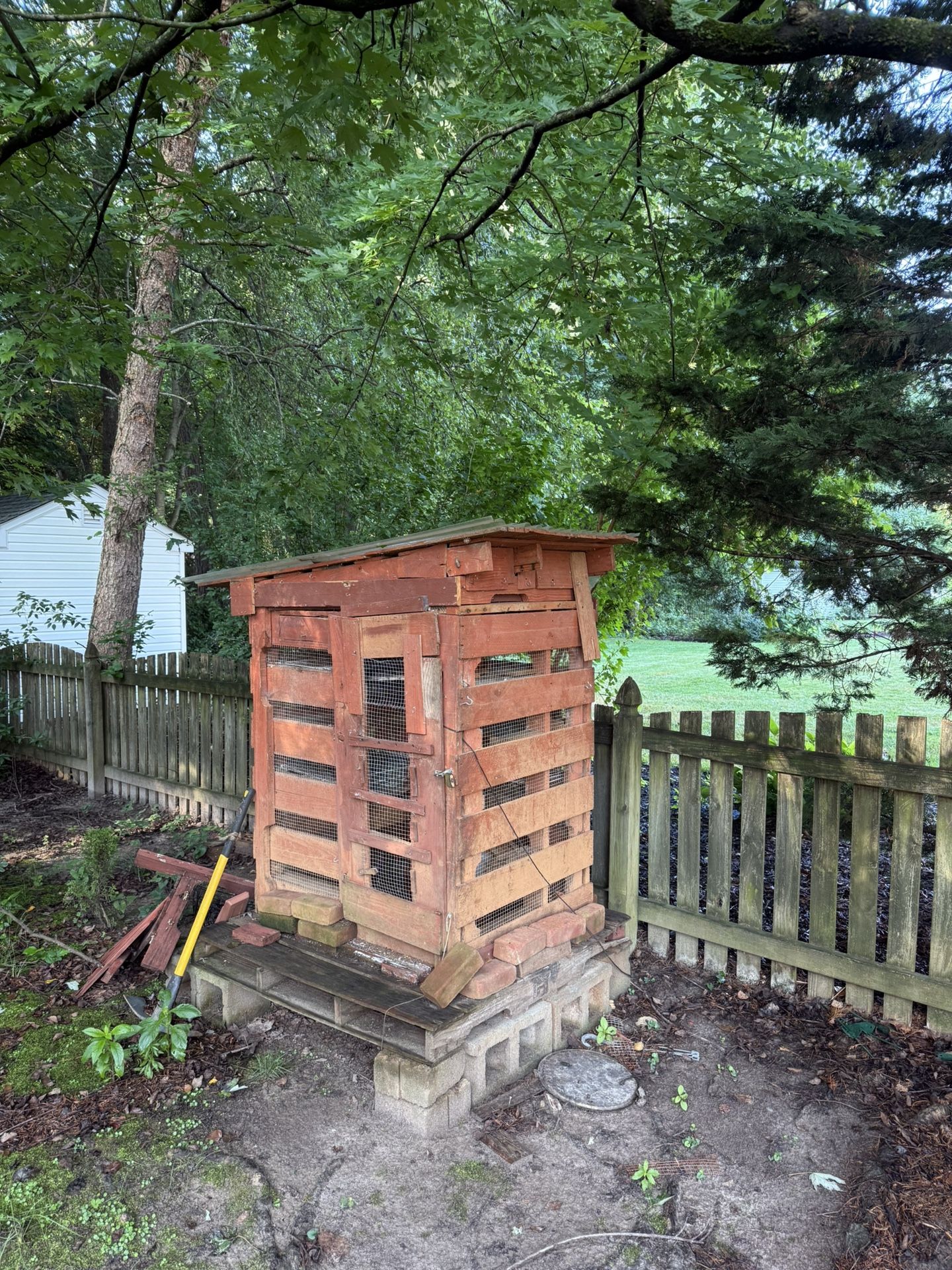 Three-Level Chicken Coop / Quail Enclosure – Heavy-Duty Pallet Build