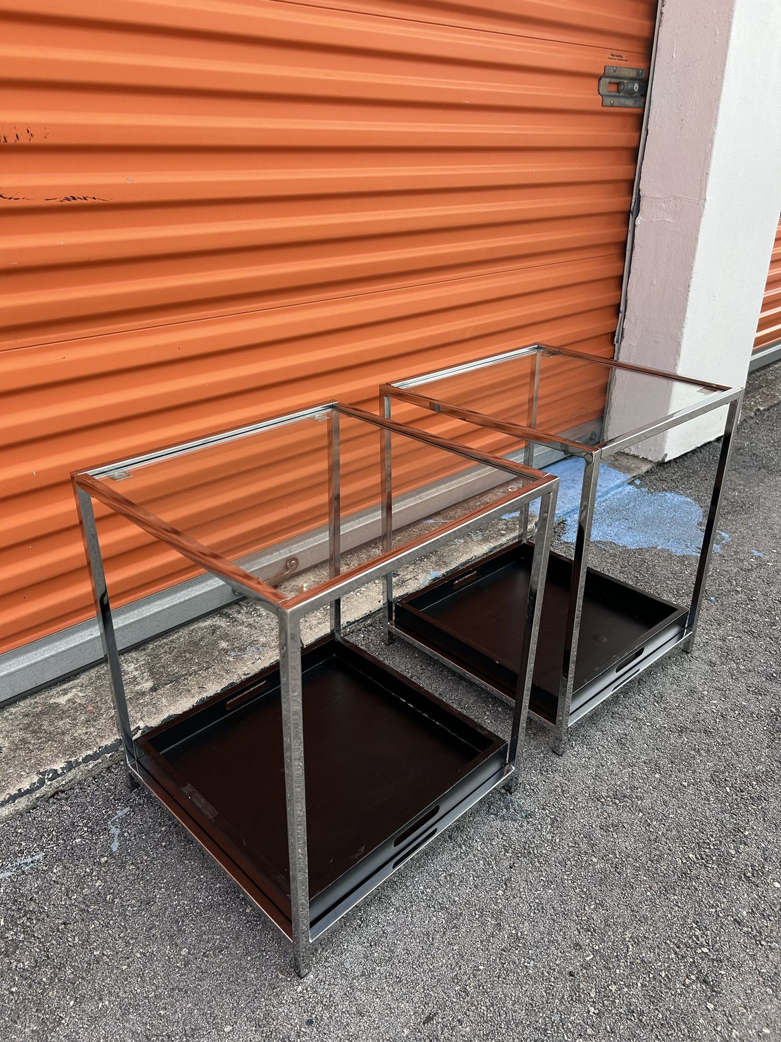 END TABLES SET OF 2 / METAL AND GLASSES/ SQUARE WOOD / DELIVERY NEGOTIABLE