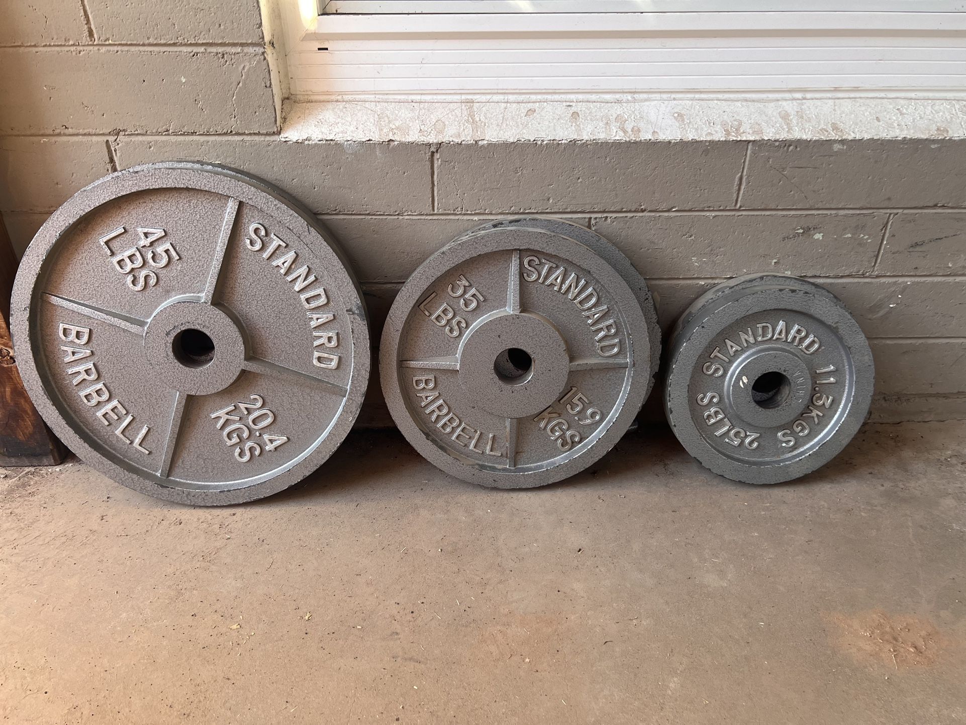 ποΈββοΈ Olympic 2β Weight Plates β Standard Barbell (45, 35, 25 lb)