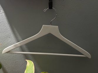 Wood hangers color white
