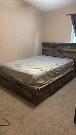 Queen size bed