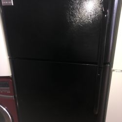 Frigidaire Black Refrigerator Top Freezer 