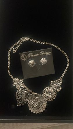 Botanical Necklace & Sydney Post Earrings