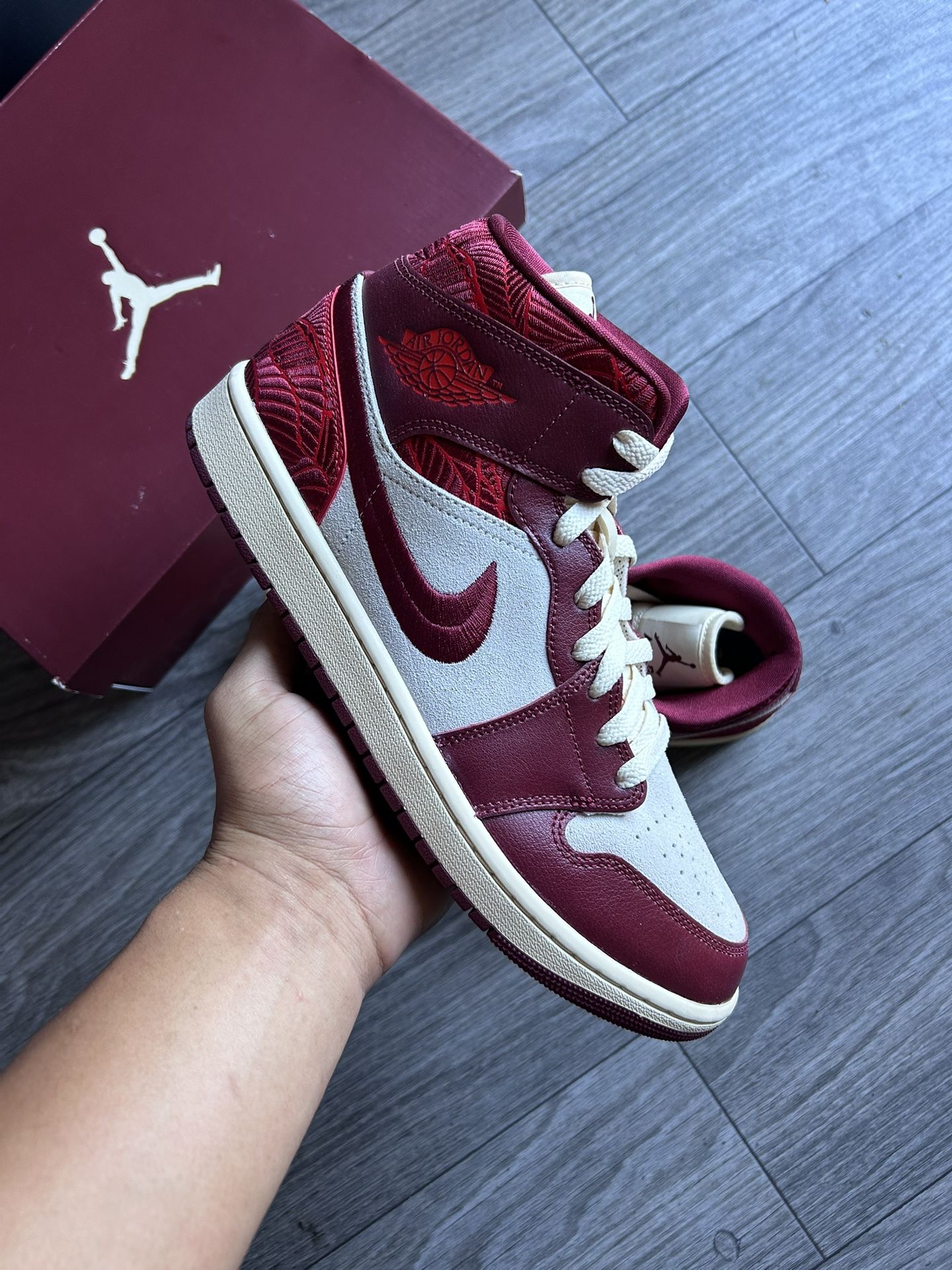 Jordan 1 Mid Tiki 