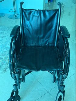 Drive Medical SSP118FA-Silver Sport Folding Transport Wheelchair, Black