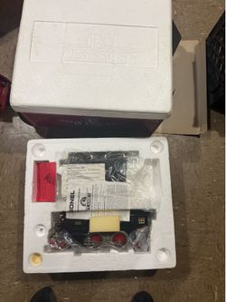 Lionel 6-13100 Standard Gauge 390E Black Steam Locomotive and Tender READ