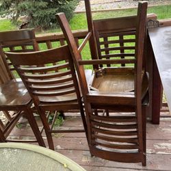 4 Chairs And Table