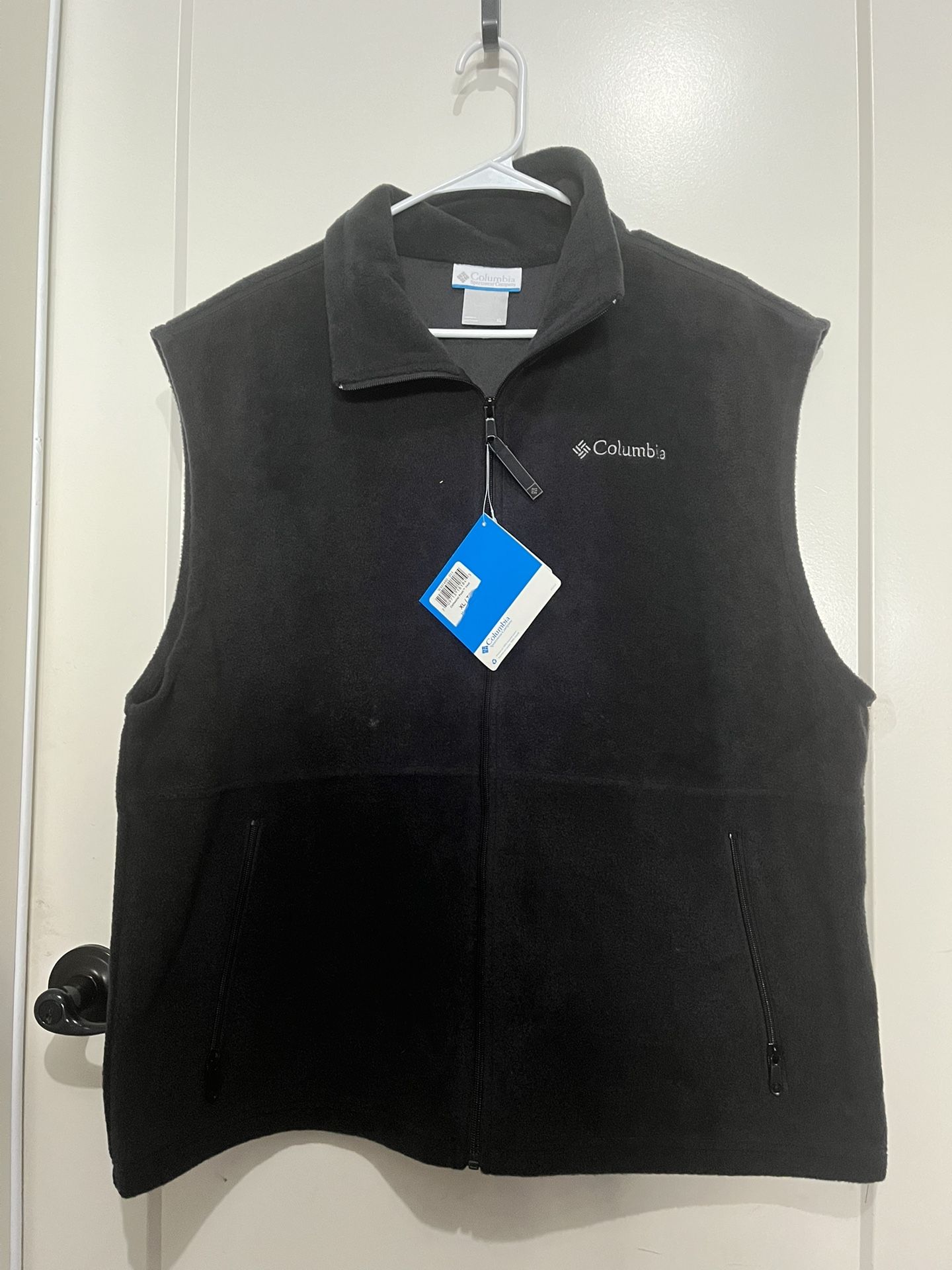 New Men’s Columbia Fleece Vest