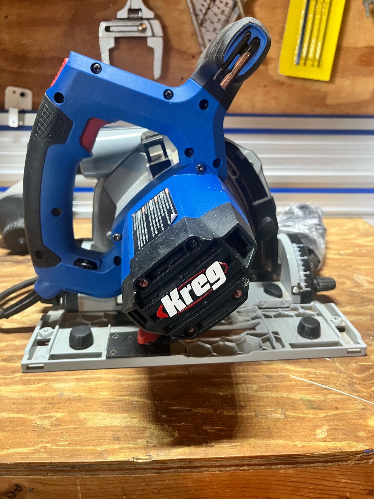 Kreg plunge track saw with 1-62” track guide