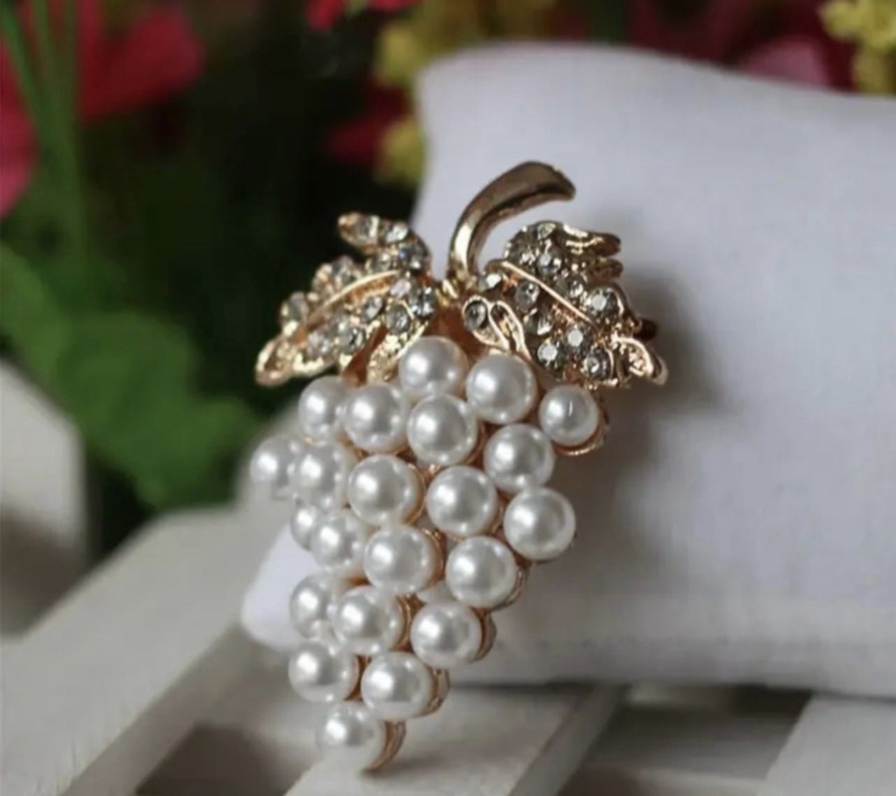 NEW Gold Pearl Brooch