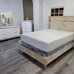 Bedroom Set 4 Pcs Queen 👸 Princess Bed Bed Dresser Mirror And Nightstand 
