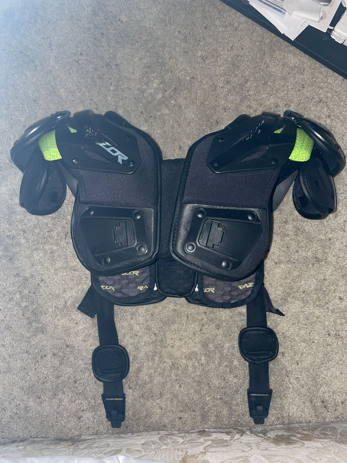 Gear Pro-Tec Razor RZ7 Adult Football Shoulder Pads