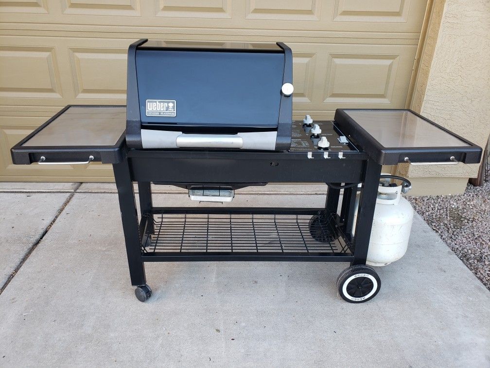 Weber Genesis Platinum B 2001 - LP for Sale in Chandler, AZ - OfferUp