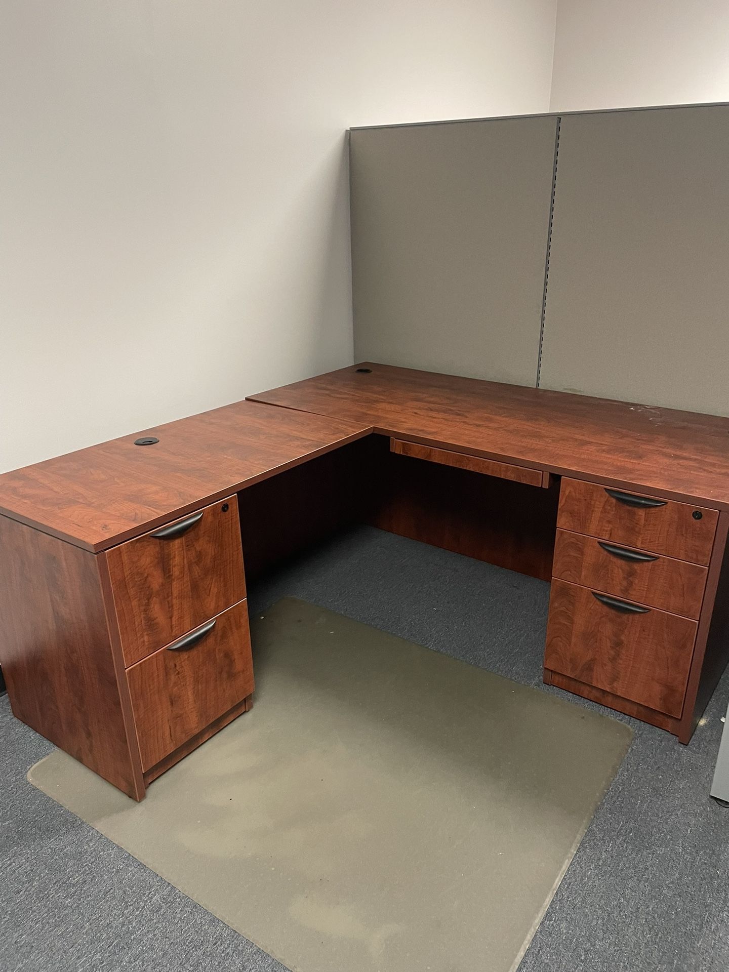 3 LShaped Office Desks for Sale in Burbank, CA OfferUp