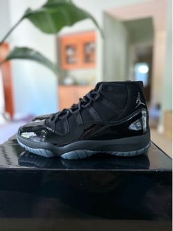 Size 9 Nike Jordan 11 cap and gown