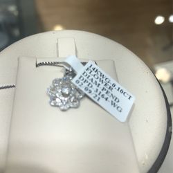 14kt Diameter Flower necklace