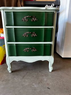 3 Drawer Night stand