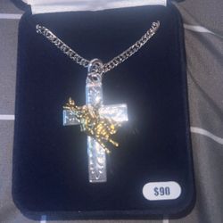 Bucking Bull Cross Chain 