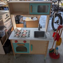 Play Kitchen 