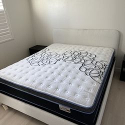 King Size Mattress Pillow Top 12 “ Thick. Same Day Delivery. New Mattress In A Plastic Sealed