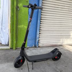 PHANTOMGOGO ELECTRIC SCOOTER A10. Speed 15MPH 400W Rear Hub Motor Up to 28 Mile Range Automatic Turn Signal LEDs Material: Aluminum Alloy, Rubber Capa