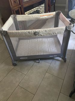 Graco play pen