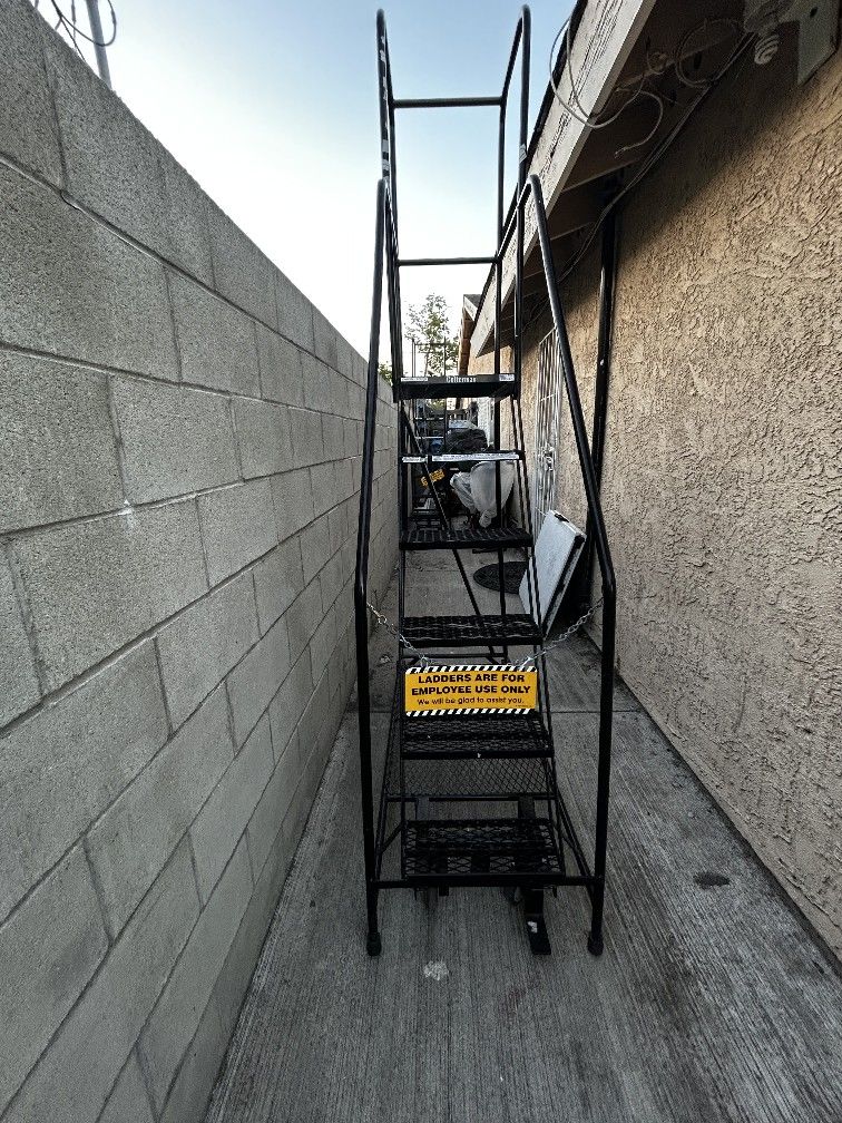 Cotterman 6 Step Rolling ladder