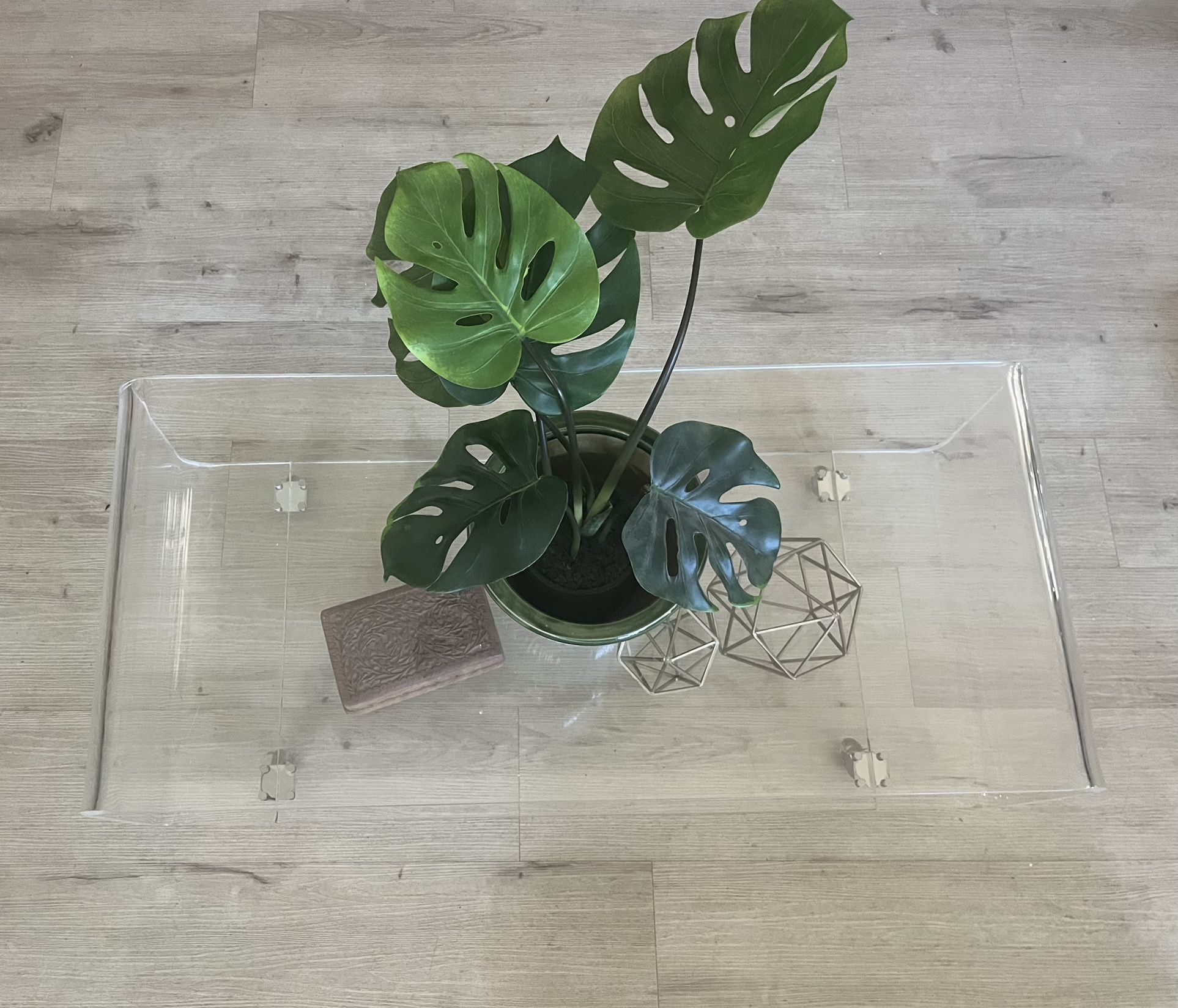 Acrylic Coffee Table With Wheels