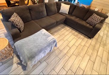 Sectional couch
