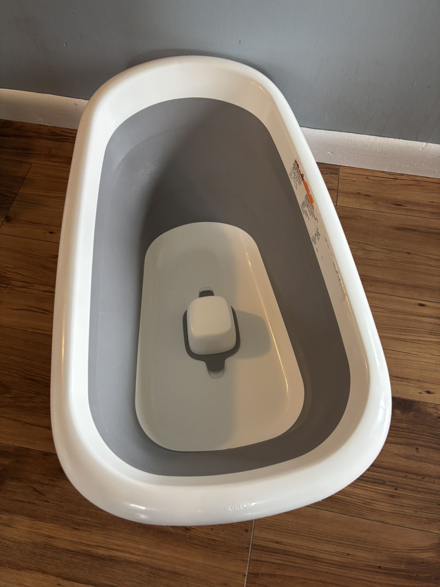 OXO Tot Splash & Store Bathtub
