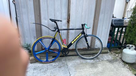 6ku bike with carbon rear rim