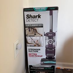 Shark Detect Lift-Away ADV Upright Vacuum, Pet Friendly
