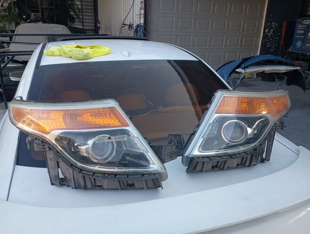 2013-2015 Ford Explorer Headlights