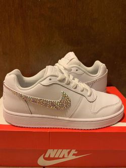 New bling women’s Nikes sz7