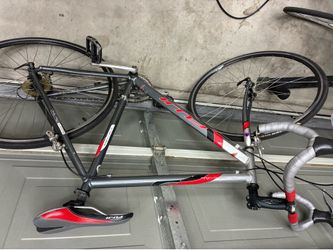 Fuji race bike