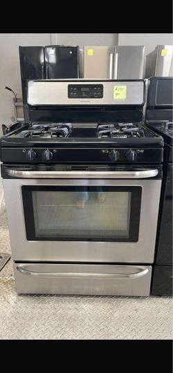 Frigidaire 30” Black and Stainless Steel Gas Stove