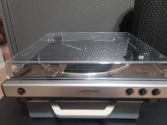 Vinyl Player