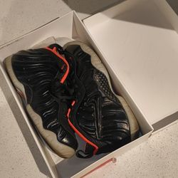Nike yeezy Foamposites size 7 