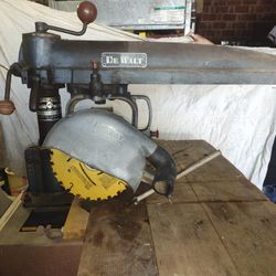 REDUCED 1950 S DEWALT.RADIAL ARM SAW On ) Hasdust Collector Built In To Stand