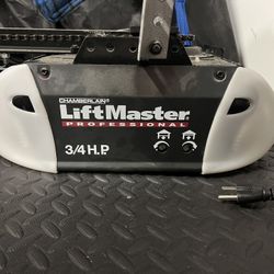 Liftmaster garage Door Opener 3/4 HP With Rail