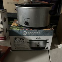 2 Slow Cookers One Used And One New Still In The Box