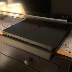 Ps4 In good Condition 