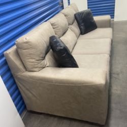 Comfortable gray Clean Couch (free delivery)