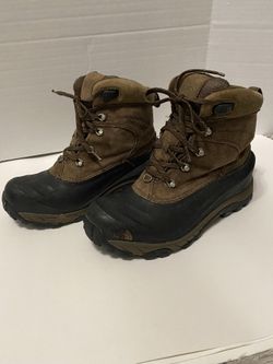 The North Face Chilkat Men’s Size 9 Waterproof Hiking Boots, 200g Insulation, Black & Brown