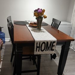 Dining Table & Chairs 