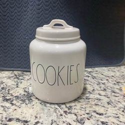Rae Dunn Cookie Jar COOKIES White lid has a crack must pick up